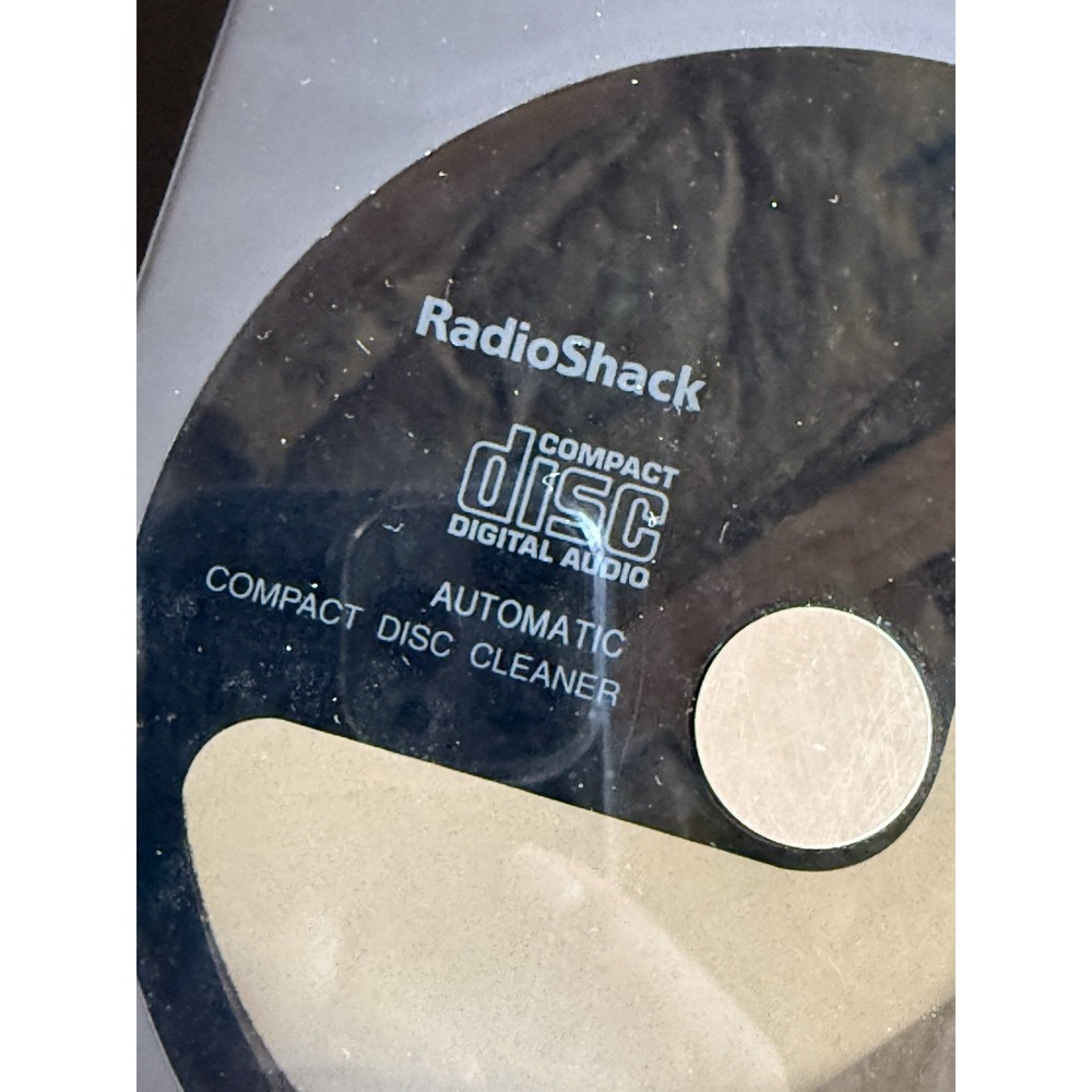 Radio Shack Portable Compact Disc Cleaner - Picture 4 of 8